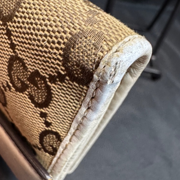Gucci Tan and Brown GG Monogram Wallet - Picture 8 of 16